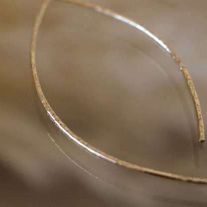 【elaia】ピアス リーフライン フックピアス オリジナルボックス/巾着付き