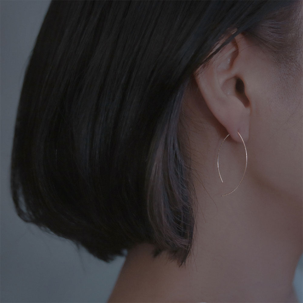 【elaia】ピアス リーフライン フックピアス オリジナルボックス/巾着付き