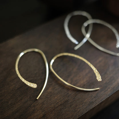 【elaia】ピアス シルエットカーブ フックピアス オリジナルボックス/巾着付き