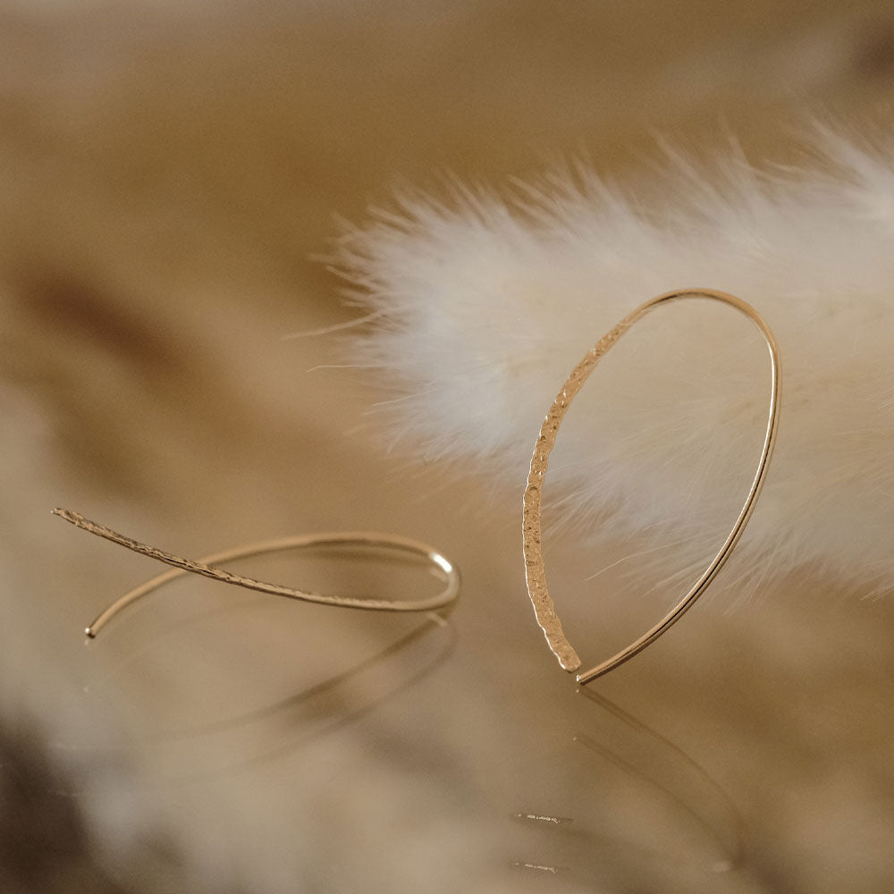 【elaia】ピアス シルエットカーブ フックピアス オリジナルボックス/巾着付き