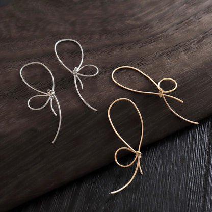 【elaia】ピアス メタル リボン フックピアス オリジナルボックス/巾着付き