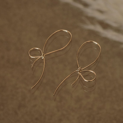 【elaia】ピアス メタル リボン フックピアス オリジナルボックス/巾着付き