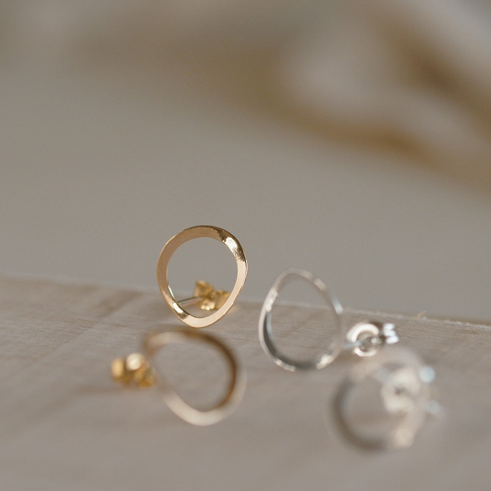 【elaia】ピアス メタル サークル スタッドピアス オリジナルボックス/巾着付き