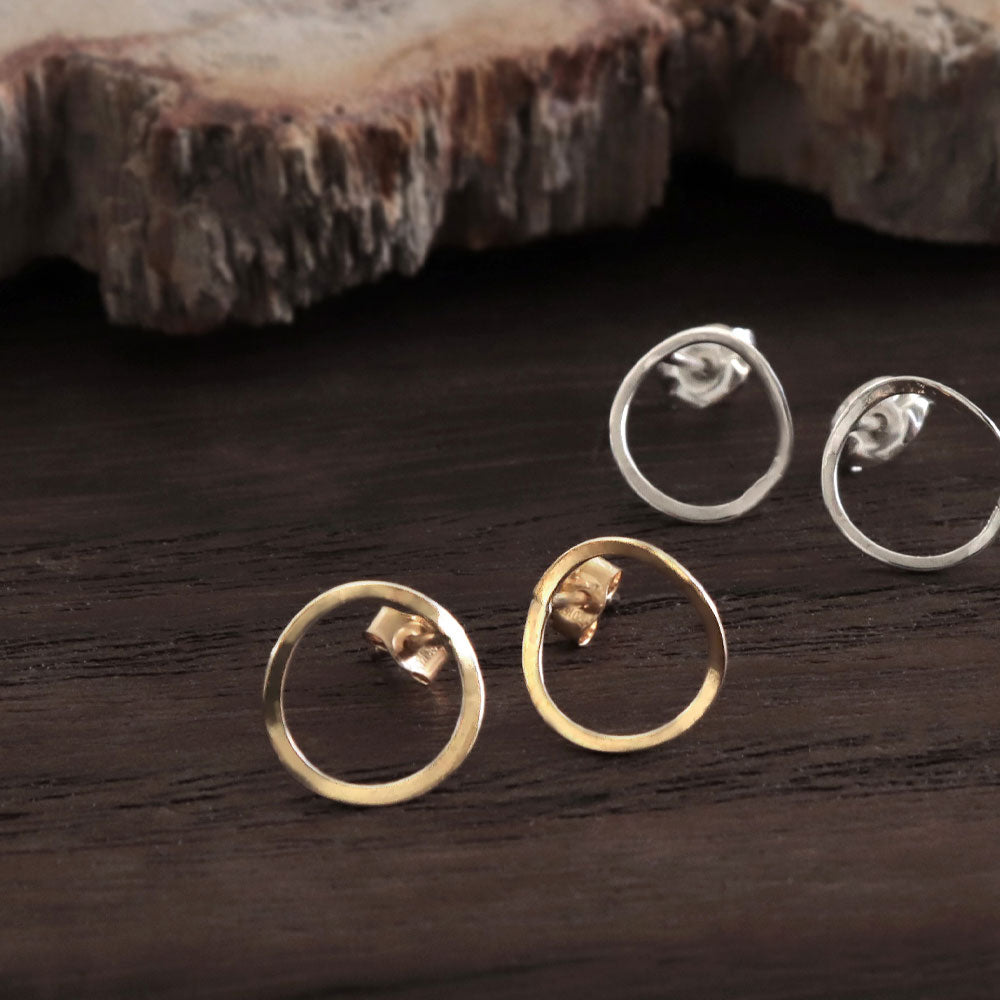 【elaia】ピアス メタル サークル K14ゴールドフィルド スタッドピアス オリジナルボックス/巾着付き
