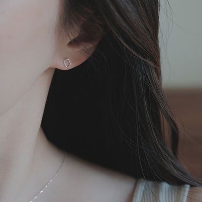 【elaia】ピアス メタル サークル ひねり スタッドピアス オリジナルボックス/巾着付き