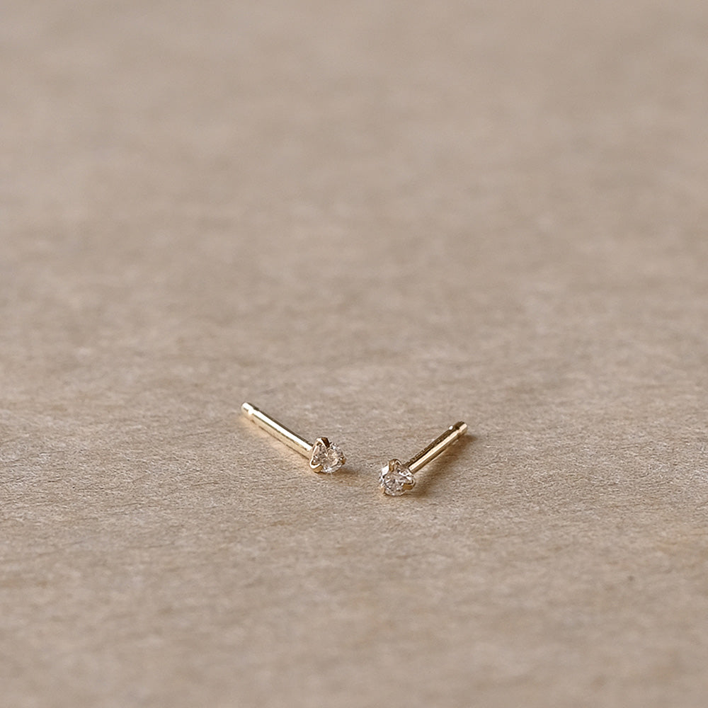 【elaia】ピアス K10 ダイヤモンド スタッドピアス オリジナルボックス/巾着付き