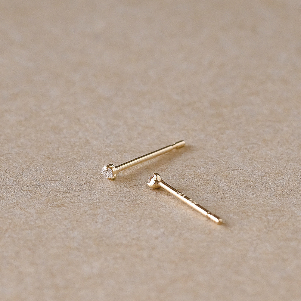 【elaia】ピアス K10 ダイヤモンド スタッドピアス オリジナルボックス/巾着付き