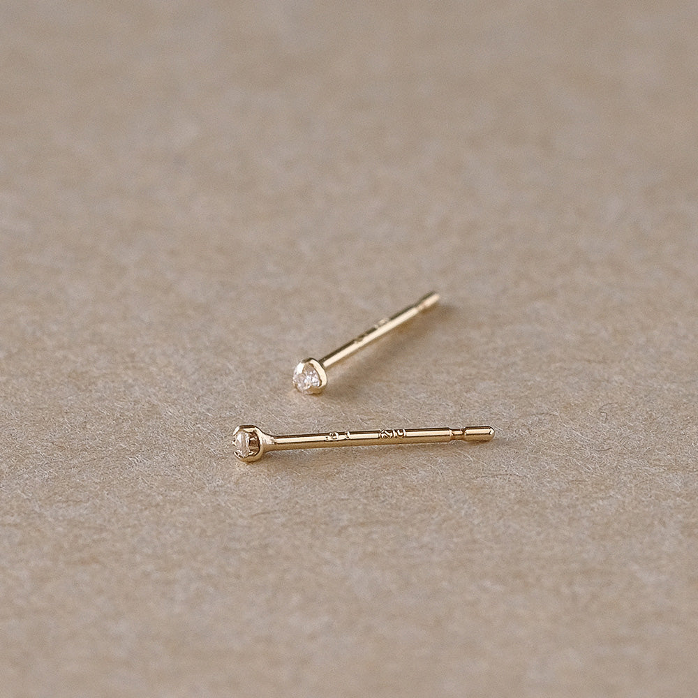 【elaia】ピアス K10 ダイヤモンド スタッドピアス オリジナルボックス/巾着付き