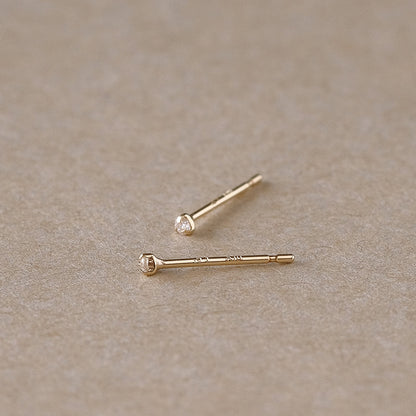 【elaia】ピアス K10 ダイヤモンド スタッドピアス オリジナルボックス/巾着付き