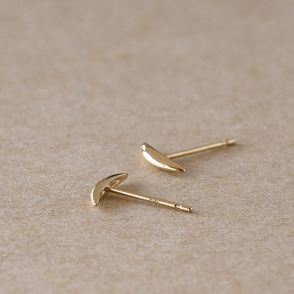 【elaia】ピアス K10 サイドアーチ スタッドピアス オリジナルボックス/巾着付き