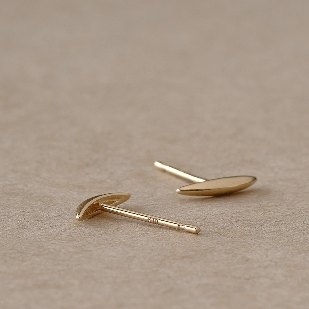 【elaia】ピアス K10 サイドアーチ スタッドピアス オリジナルボックス/巾着付き