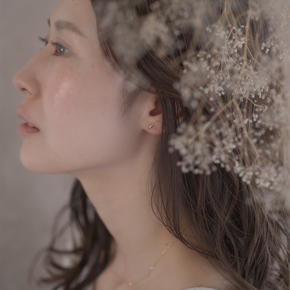 【elaia】ピアス K10 サイドアーチ スタッドピアス オリジナルボックス/巾着付き