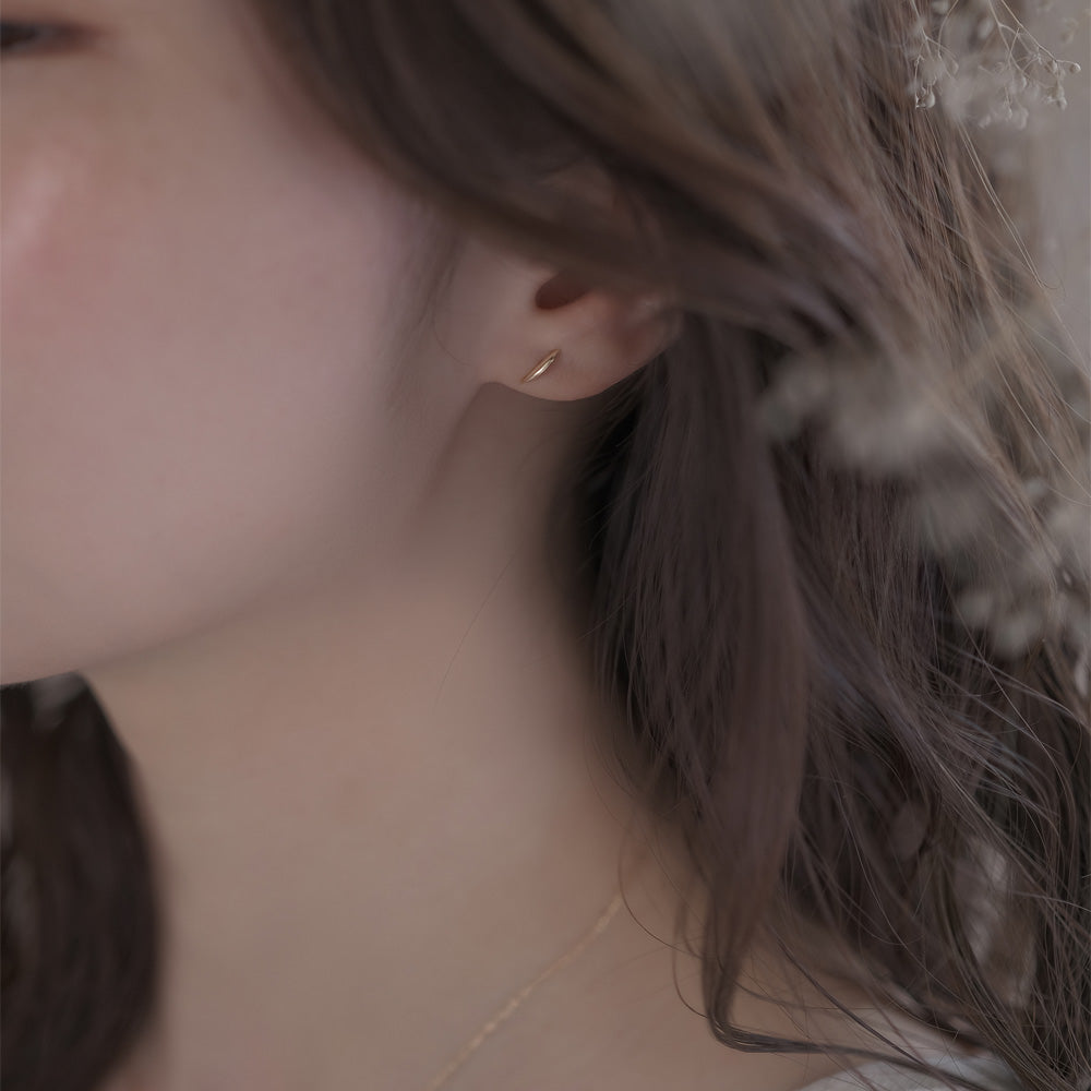 【elaia】ピアス K10 サイドアーチ スタッドピアス オリジナルボックス/巾着付き