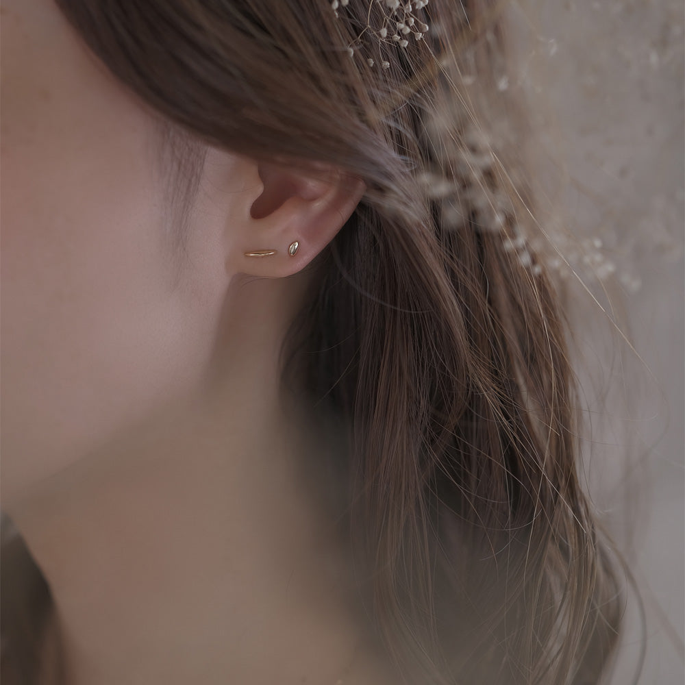 【elaia】ピアス K10 サイドアーチ スタッドピアス オリジナルボックス/巾着付き