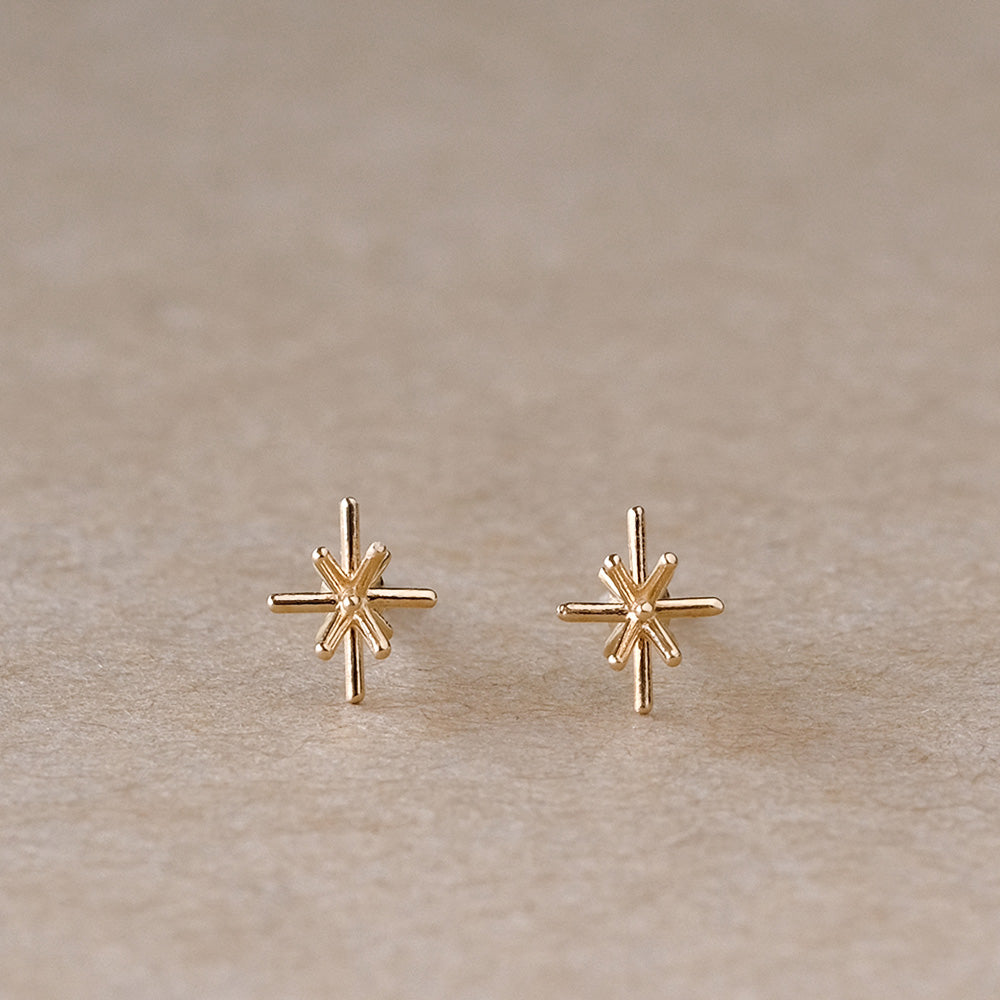 【elaia】ピアス K10 ブライトスター スタッドピアス オリジナルボックス/巾着付き