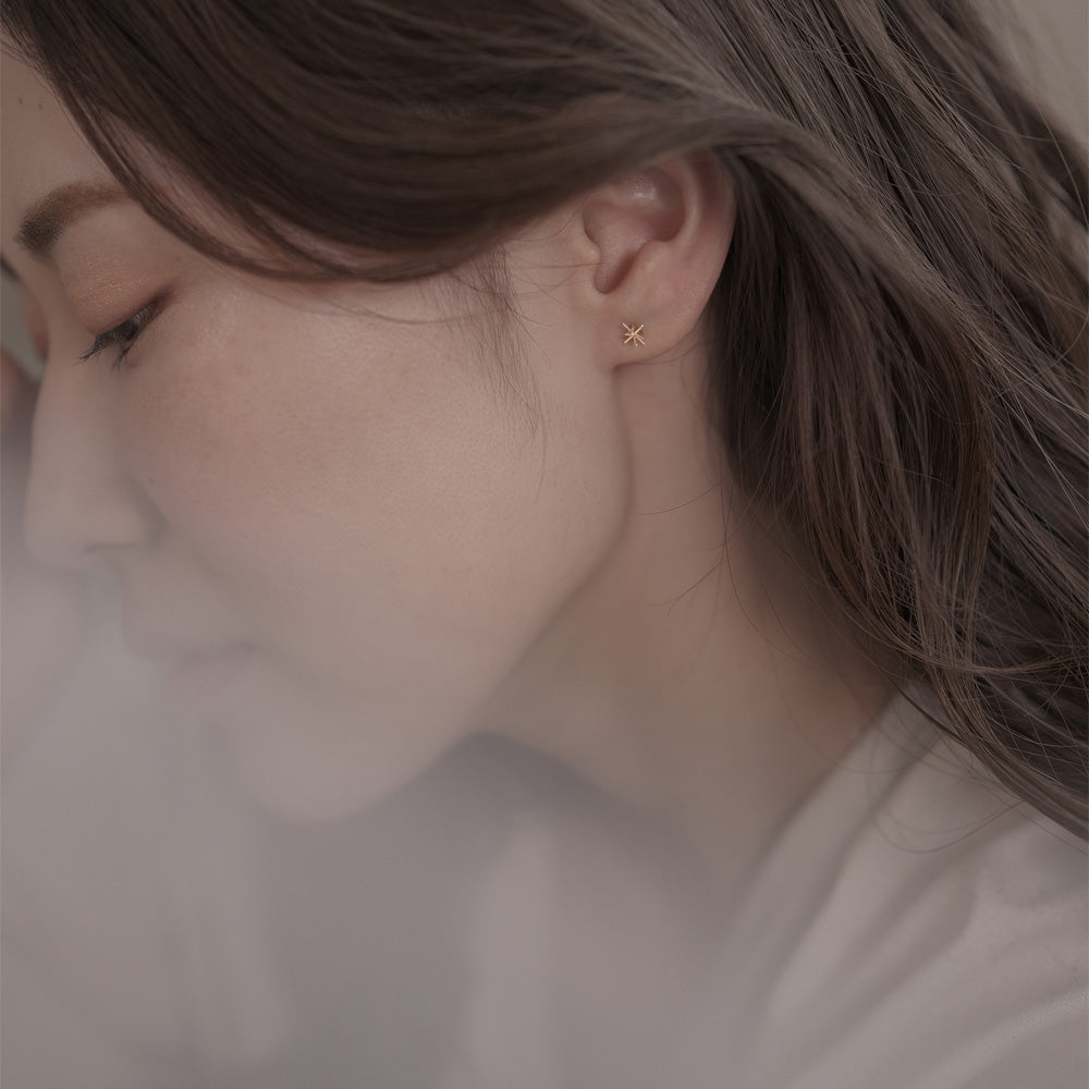 【elaia】ピアス K10 ブライトスター スタッドピアス オリジナルボックス/巾着付き