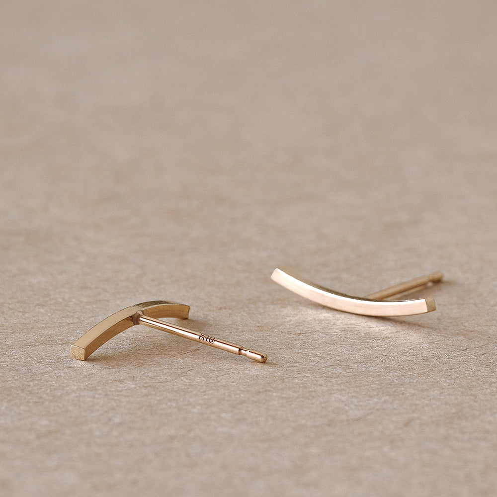 【elaia】ピアス K10 サイドライン スタッドピアス オリジナルボックス/巾着付き