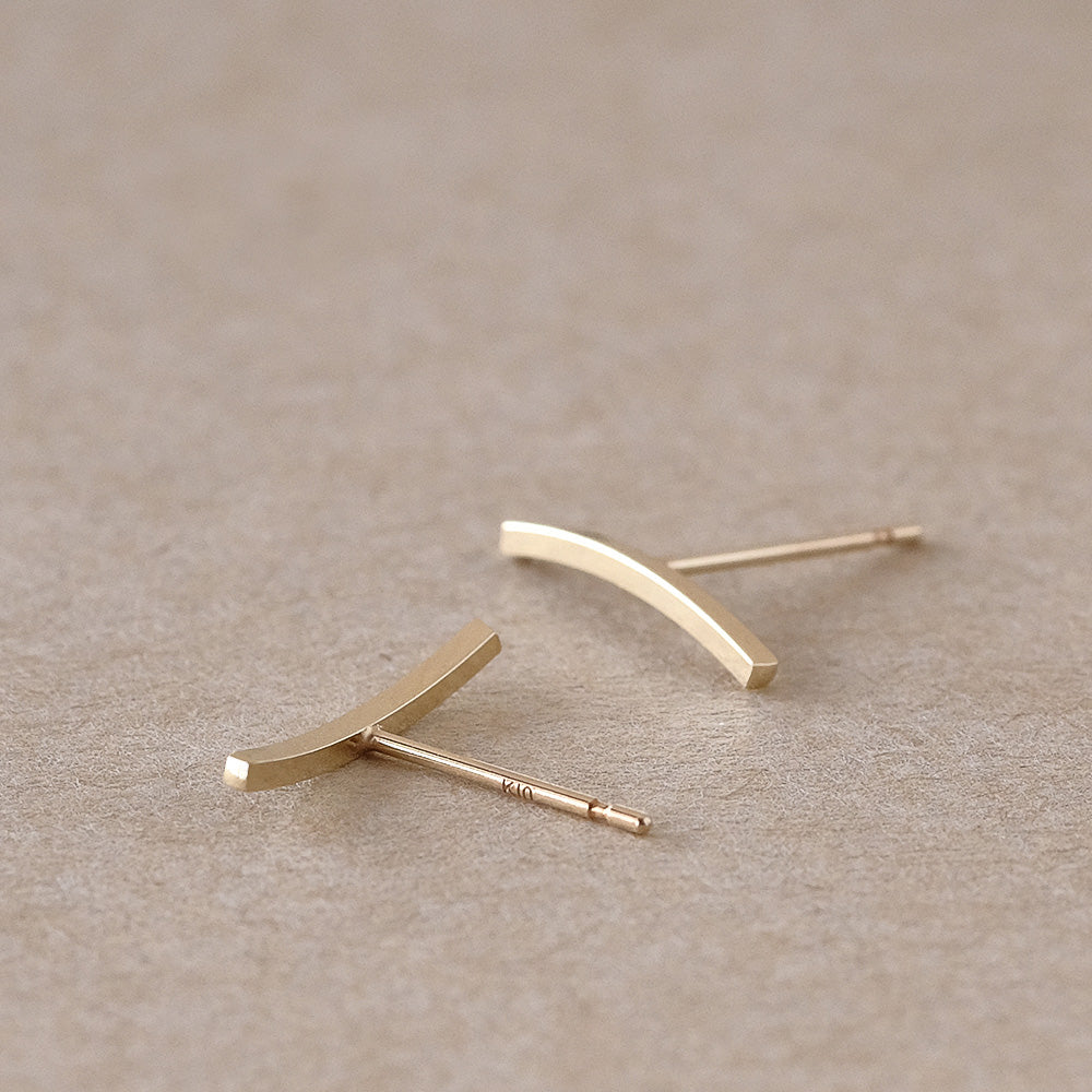 【elaia】ピアス K10 サイドライン スタッドピアス オリジナルボックス/巾着付き