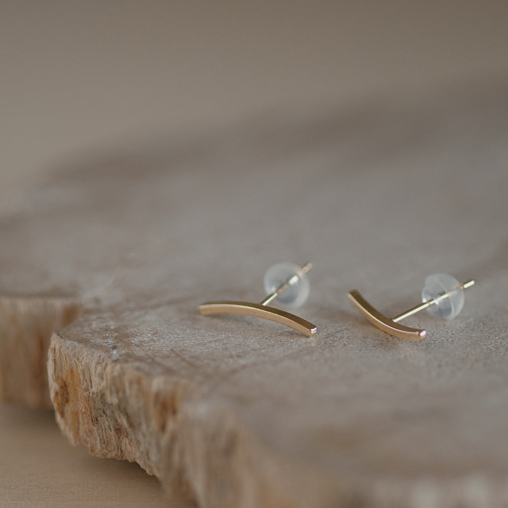 【elaia】ピアス K10 サイドライン スタッドピアス オリジナルボックス/巾着付き