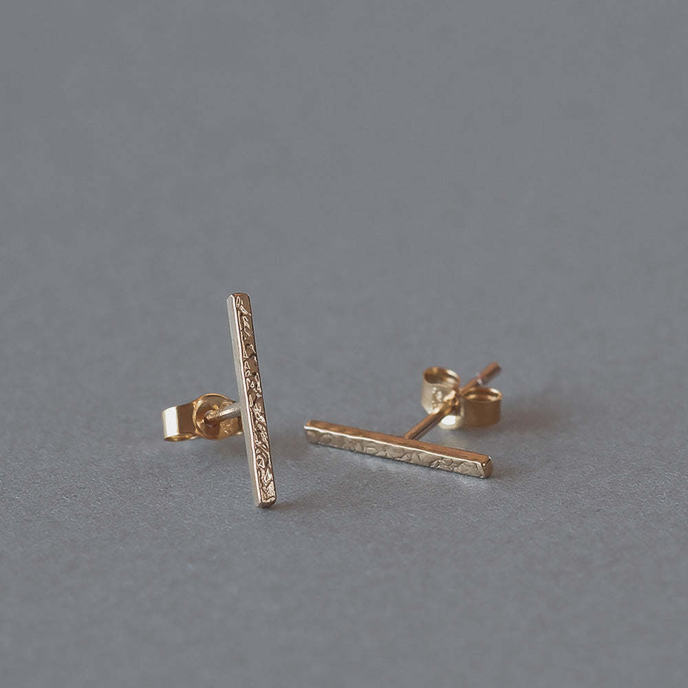 【elaia】ピアス ステック テクスチャー スタッドピアス オリジナルボックス/巾着付き