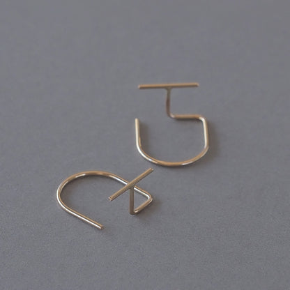 【elaia】ピアス ライン カーブ スタッドピアス オリジナルボックス/巾着付き