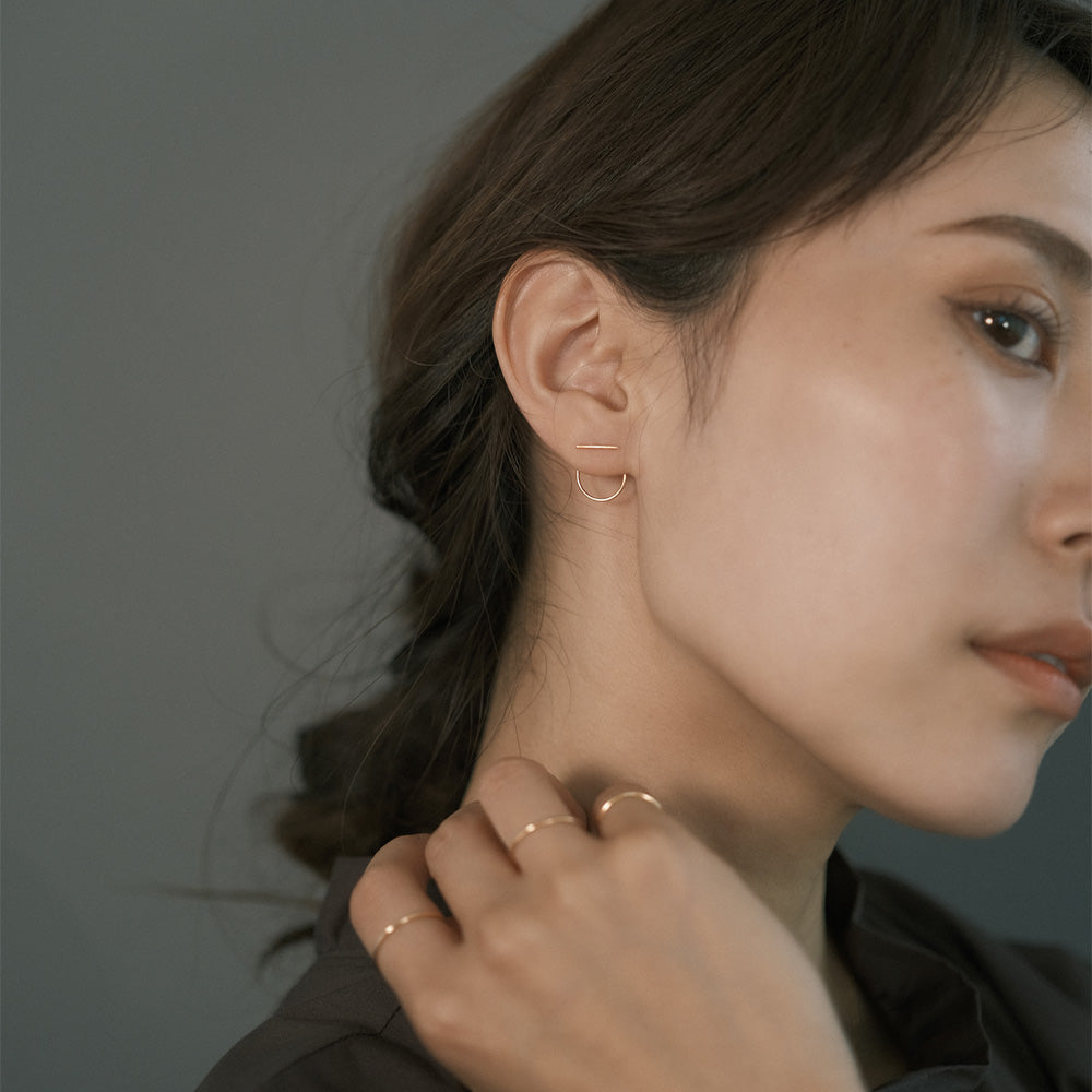 【elaia】ピアス ライン カーブ スタッドピアス オリジナルボックス/巾着付き