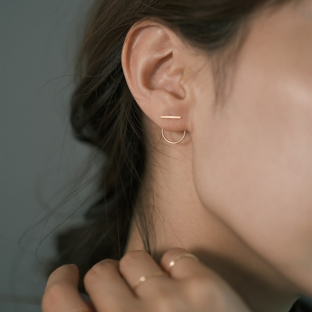 elaia/エライア】ピアス ライン カーブ スタッドピアス オリジナル