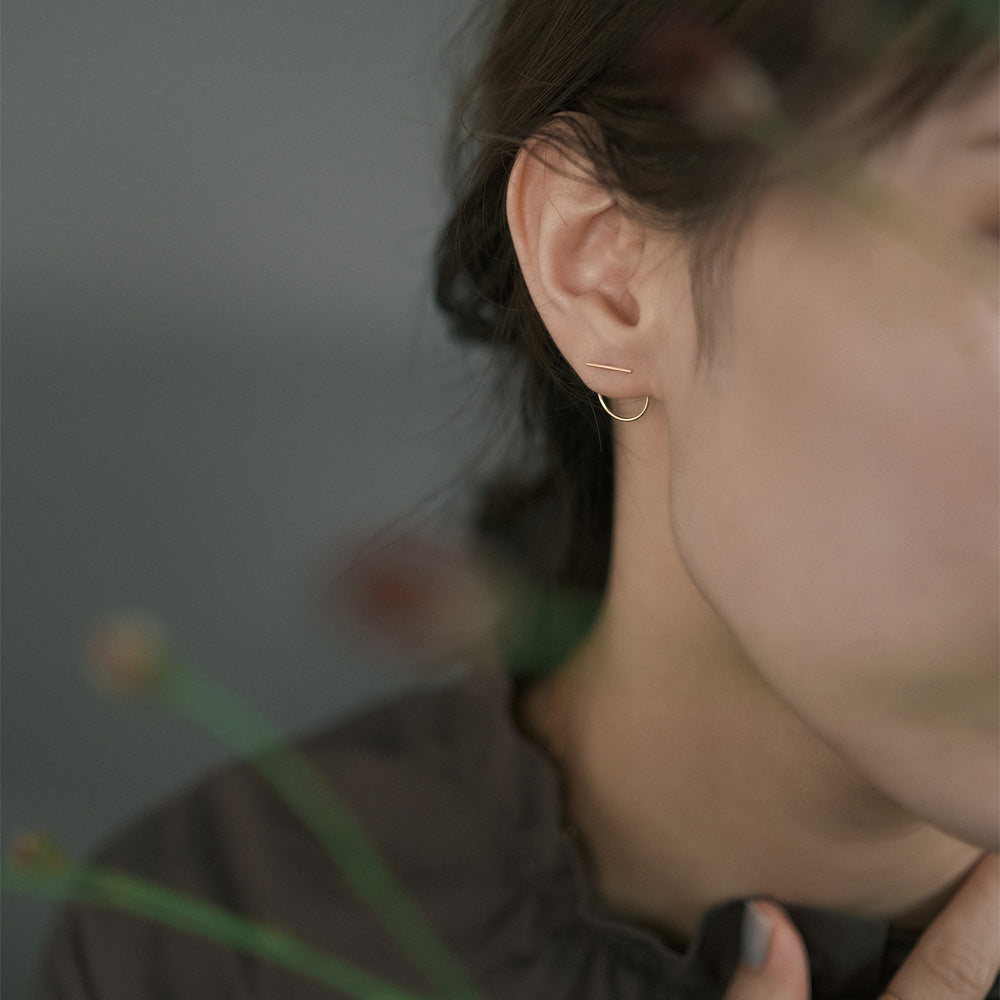 【elaia】ピアス ライン カーブ スタッドピアス オリジナルボックス/巾着付き