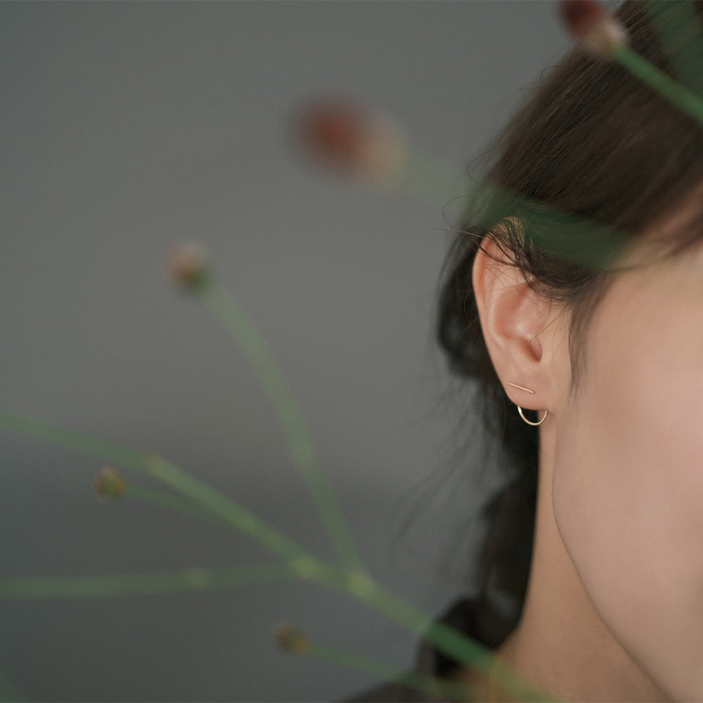 【elaia】ピアス ライン カーブ スタッドピアス オリジナルボックス/巾着付き