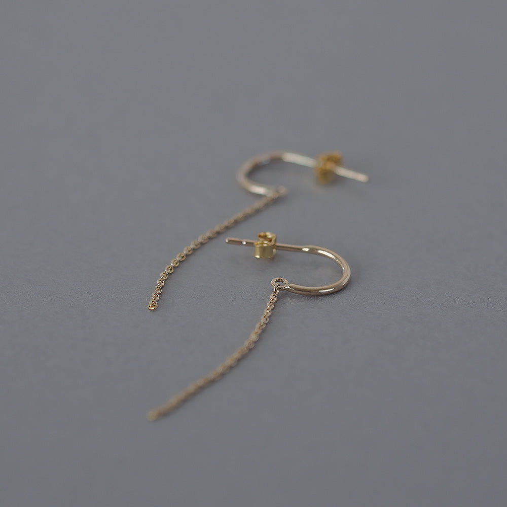 【elaia】ピアス カーブ チェーン スタッドピアス オリジナルボックス/巾着付き