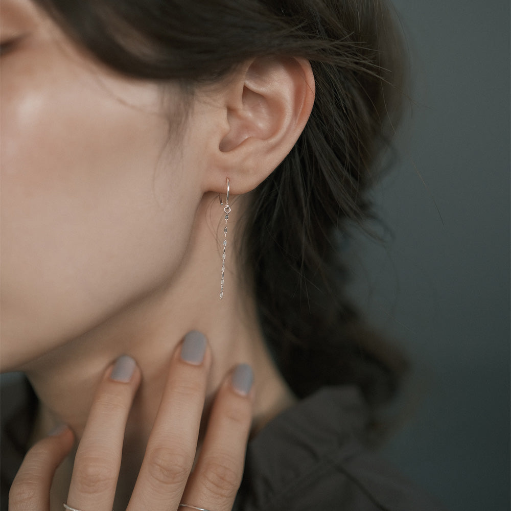 【elaia】ピアス ペタルチェーン フックピアス オリジナルボックス/巾着付き