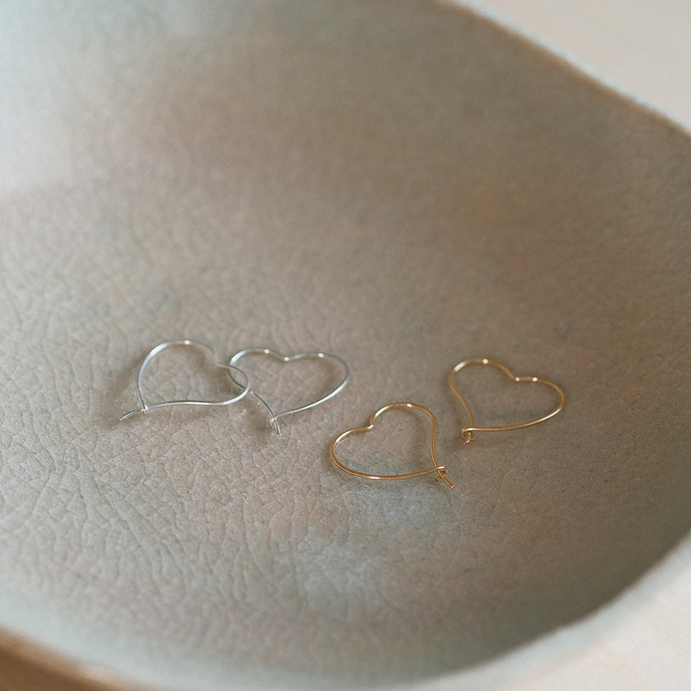 【elaia】ピアス ハート フープピアス オリジナルボックス/巾着付き