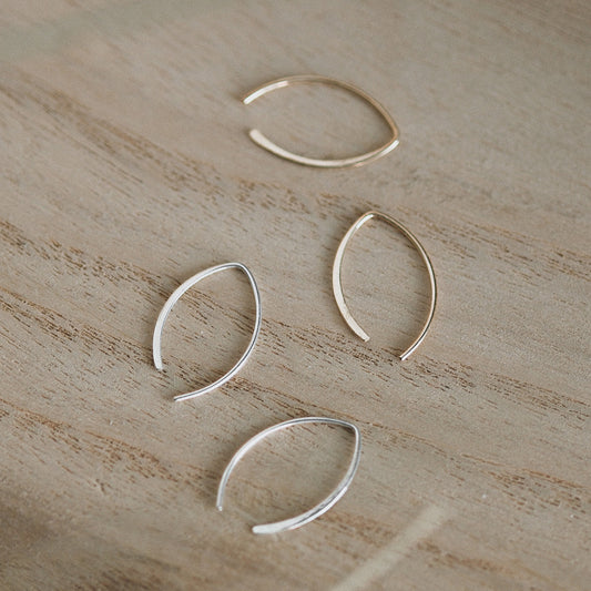 【elaia】ピアス カーブ フックピアス オリジナルボックス/巾着付き