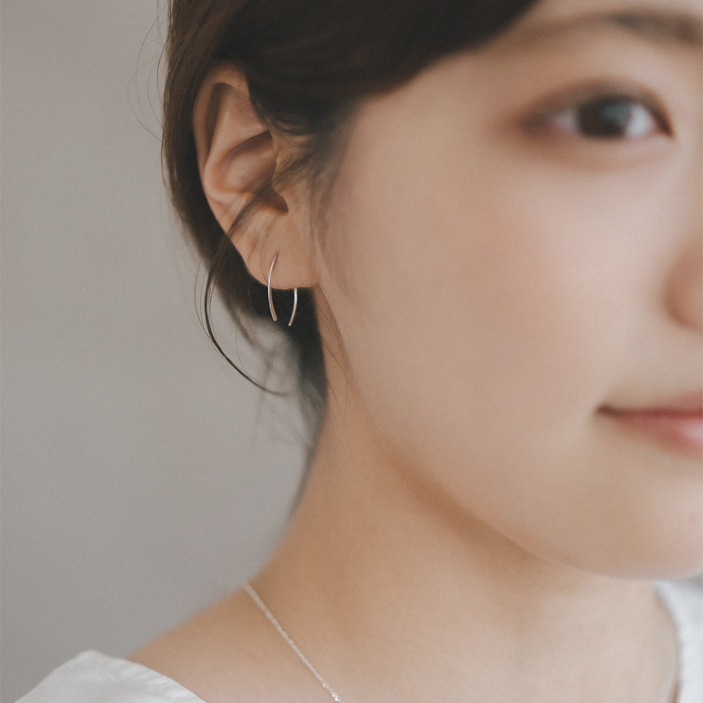 【elaia】ピアス カーブ フックピアス オリジナルボックス/巾着付き