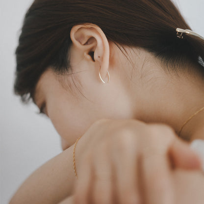 【elaia】ピアス カーブ フックピアス オリジナルボックス/巾着付き