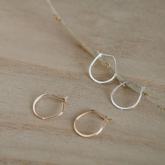 【elaia】ピアス カーブ フープピアス オリジナルボックス/巾着付き