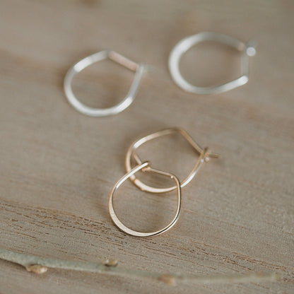 【elaia】ピアス カーブ フープピアス オリジナルボックス/巾着付き