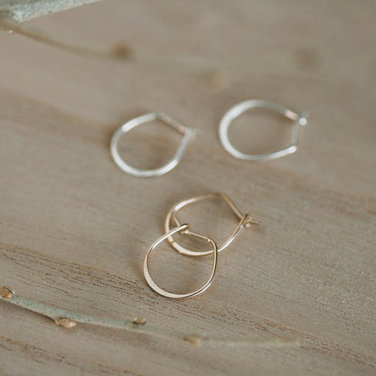 【elaia】ピアス カーブ フープピアス オリジナルボックス/巾着付き