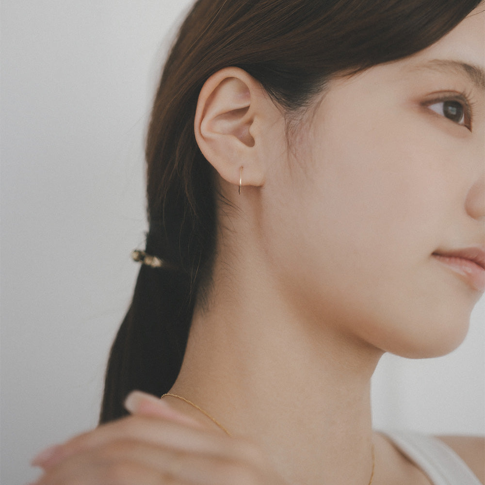 【elaia】ピアス カーブ フープピアス オリジナルボックス/巾着付き