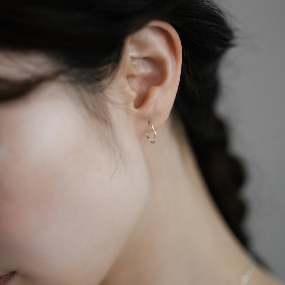 【elaia/エライア】 ピアス Silver925/K14ゴールドフィルド ウェーブライン スタッドピアス オリジナルボックス/巾着付き