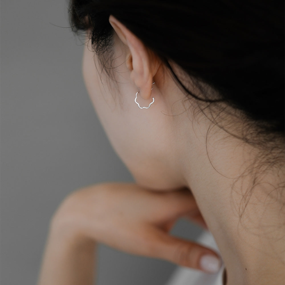 【elaia/エライア】 ピアス Silver925/K14ゴールドフィルド ウェーブライン スタッドピアス オリジナルボックス/巾着付き