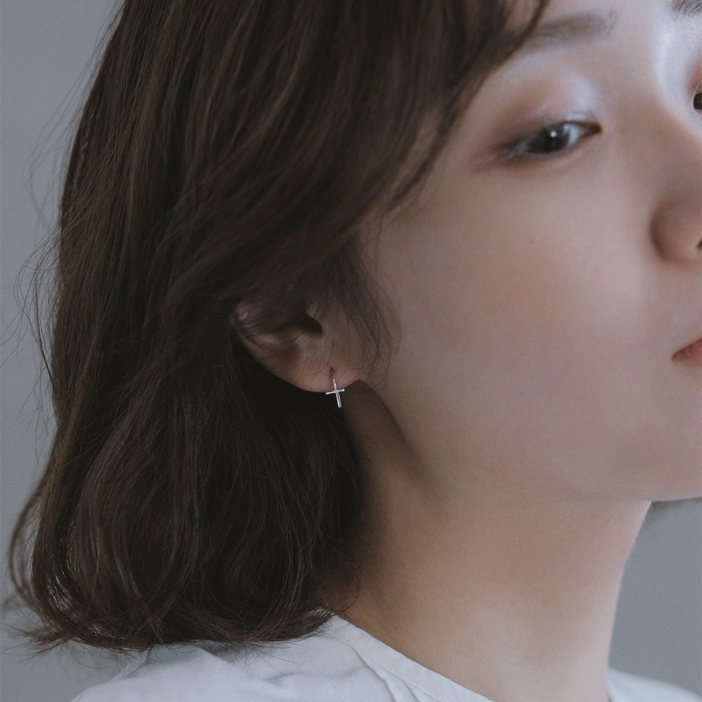 【elaia/エライア】ピアス Silver925/K14ゴールドフィルド クロス フックピアス オリジナルボックス/巾着付き