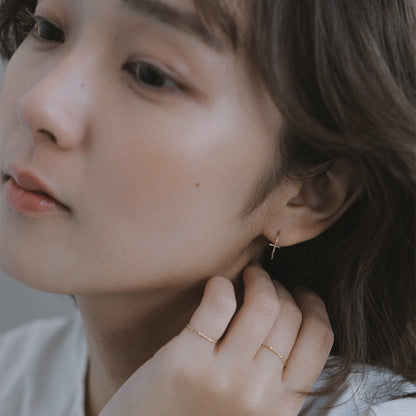 【elaia/エライア】ピアス Silver925/K14ゴールドフィルド クロス フックピアス オリジナルボックス/巾着付き