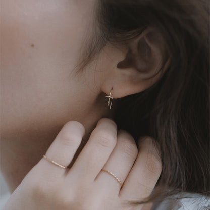 【elaia/エライア】ピアス Silver925/K14ゴールドフィルド クロス フックピアス オリジナルボックス/巾着付き