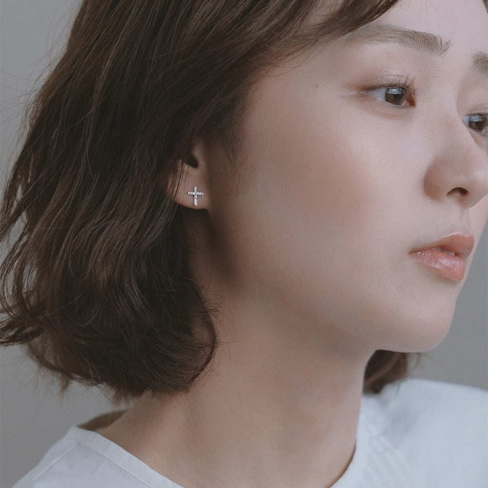【elaia/エライア】ピアス Silver925/K14ゴールドフィルド クロス 貝パール バックキャッチピアス スタッドピアス オリジナルボックス/巾着付き