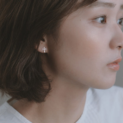【elaia/エライア】ピアス Silver925/K14ゴールドフィルド クロス 貝パール バックキャッチピアス スタッドピアス オリジナルボックス/巾着付き