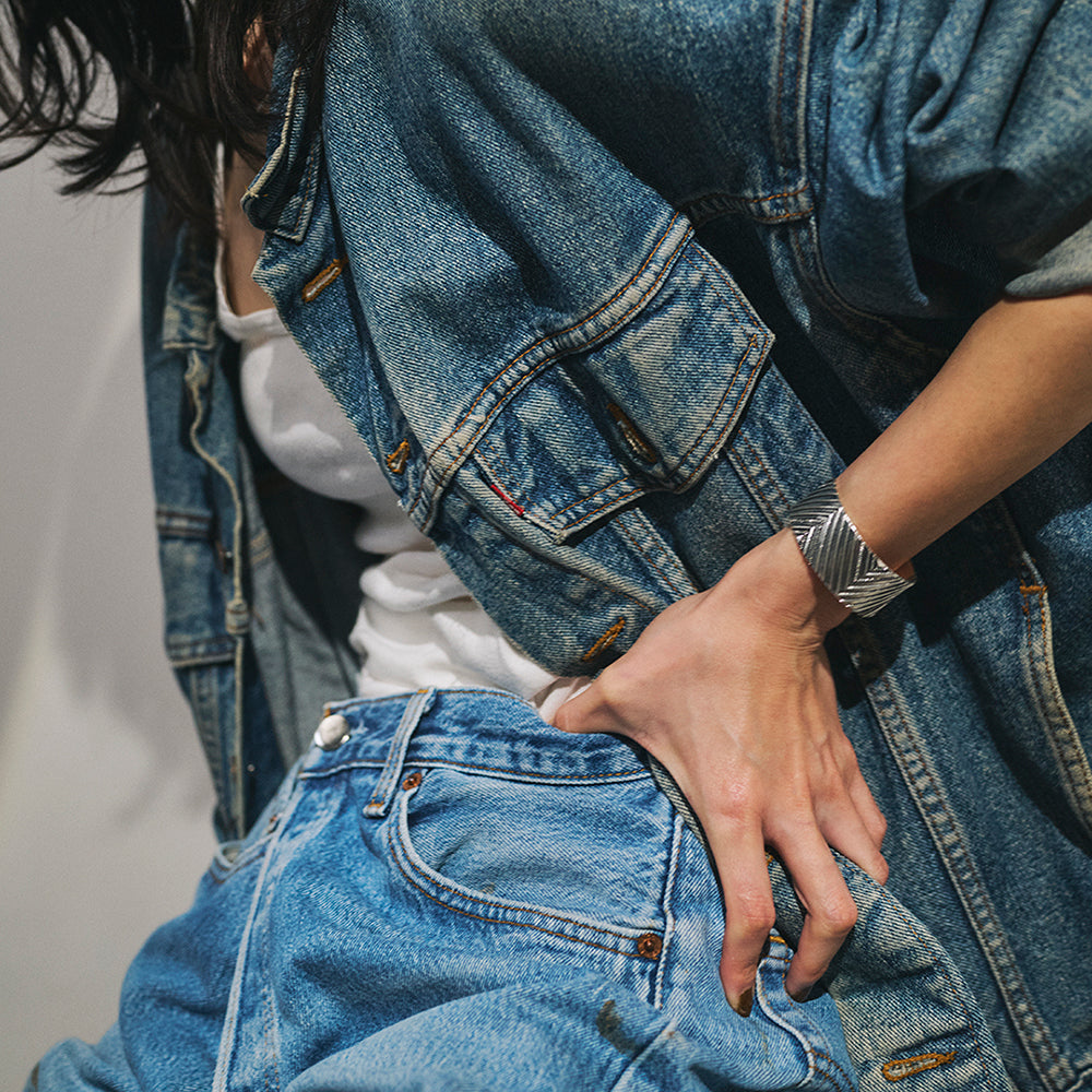 【LIMITED NUMBER】Vintage Like ブレスレット ニッケルフリー メタル V字 ライン テクスチャー ワイド ハーフバングル