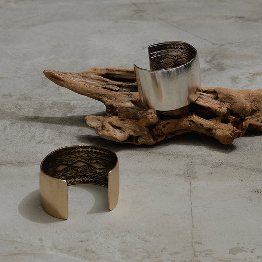 【LIMITED NUMBER】Vintage Like ブレスレット ニッケルフリー メタル フラット ワイド プレート インナー ドロー ハーフバングル