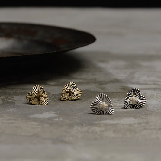 【LIMITED NUMBER】Vintage Like イヤリング ニッケルフリー メタル ハート クロス スエード風 リボン クリップイヤリング シリコンカバー付き