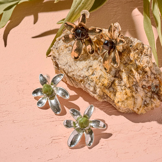 【LIMITED NUMBER/リミテッドナンバー】MELLOW フラワー ストーンビーズ バイカラー クリップイヤリング シリコンカバー付き